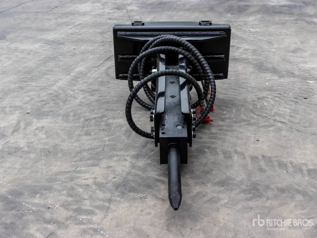 GIYI MINI SKID CONCRETE HAMMER DINGO MNT