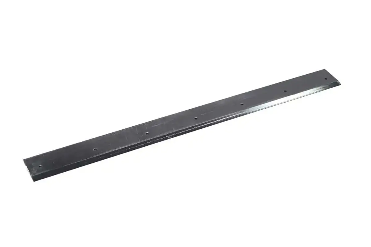 BOBCAT/IGNITE 68" BOLT-ON CUTTING EDGE W/HARDWARE