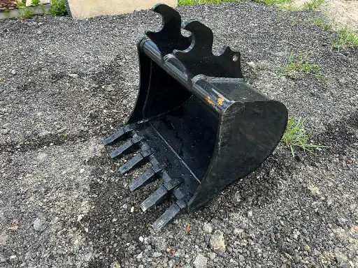 KX040 30" EXCAVAVOR TOOTH BUCKET 