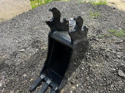 KX040 12" TRENCHING TOOTH BUCKET WITH QA